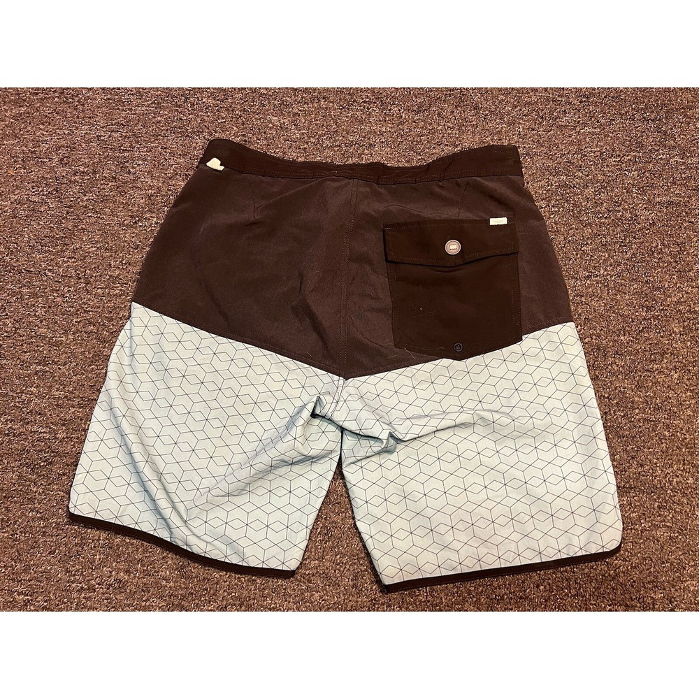 Vuori Cruise Boardshort Men' 30 Gray Blue Geometric 7" Inseam Performance Beach - Picture 3 of 4
